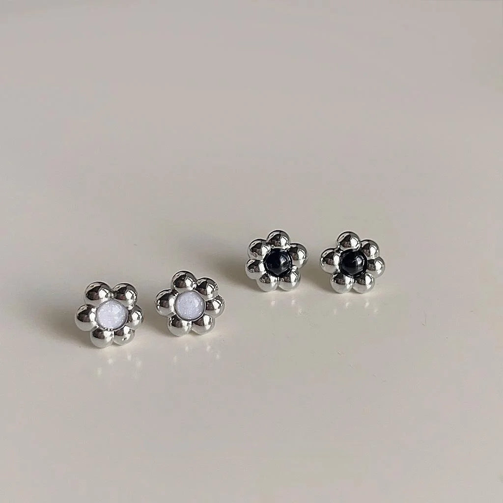 2023 Summer New Mini Flower Silver Plated Copper Stud Earrings Fresh Sweet Minimalist Jewelry