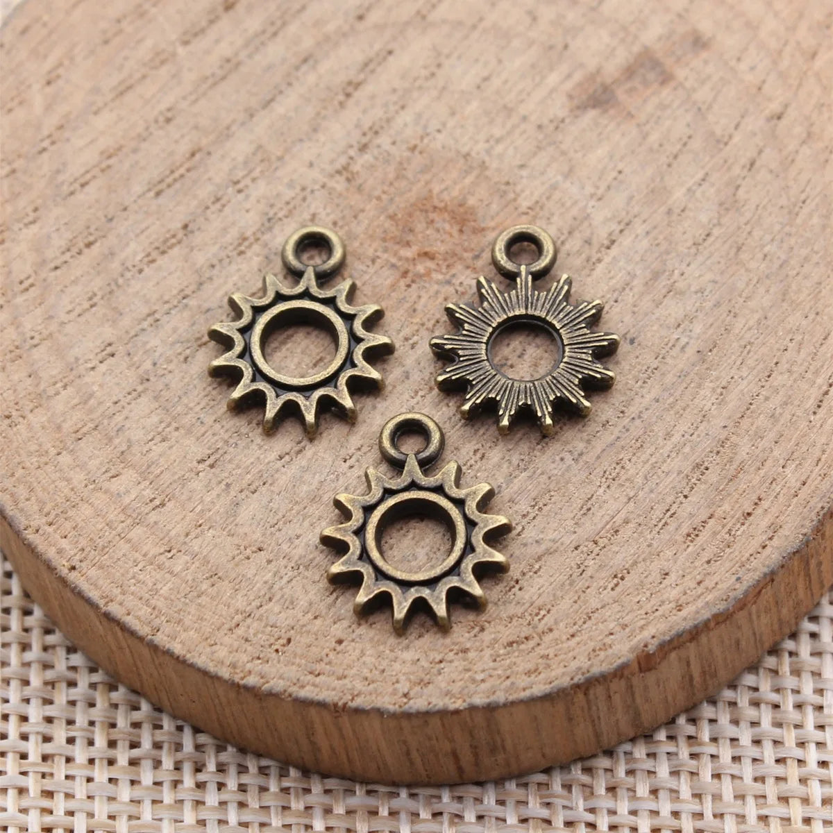 15x12mm 0.69g Multicolor Zinc Alloy Gear Charm Pendant for DIY Bracelet Necklace Jewelry Making