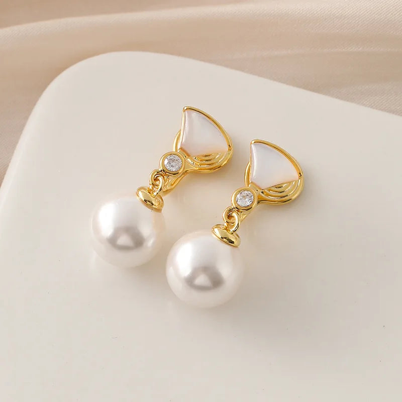 Elegant Gold Tone Shell Fan Pearl Drop Alloy Rhinestone Stud & Clip On No Piercing Earrings