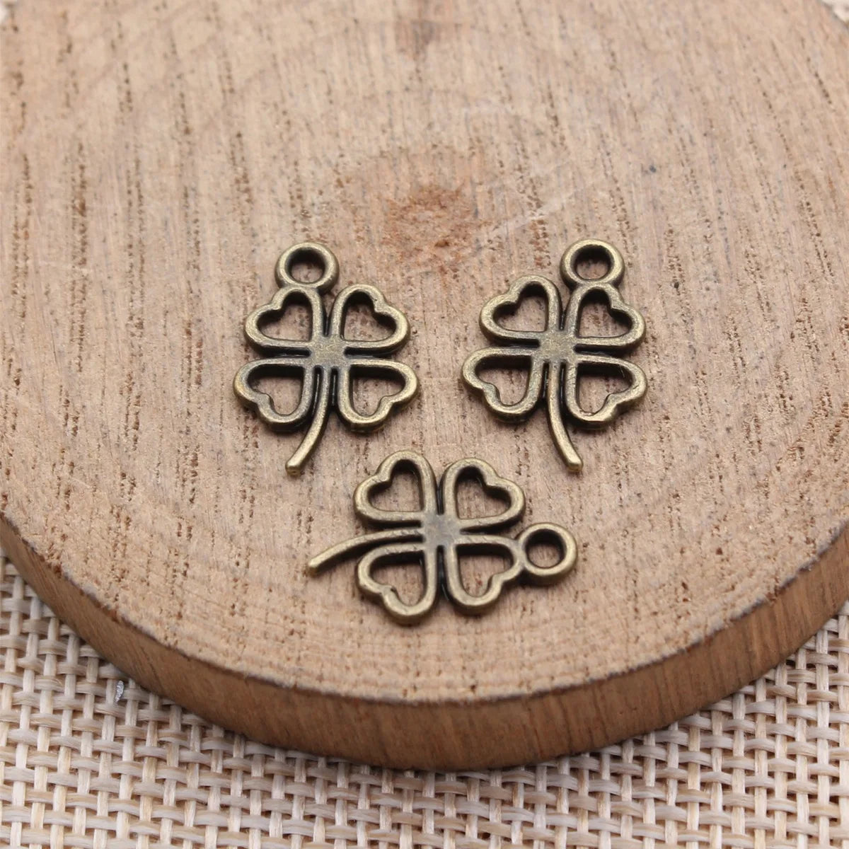 16x11mm 0.55g Zinc Alloy Hollow Four Leaf Clover Charm Pendant for DIY Vintage Necklace Bracelet