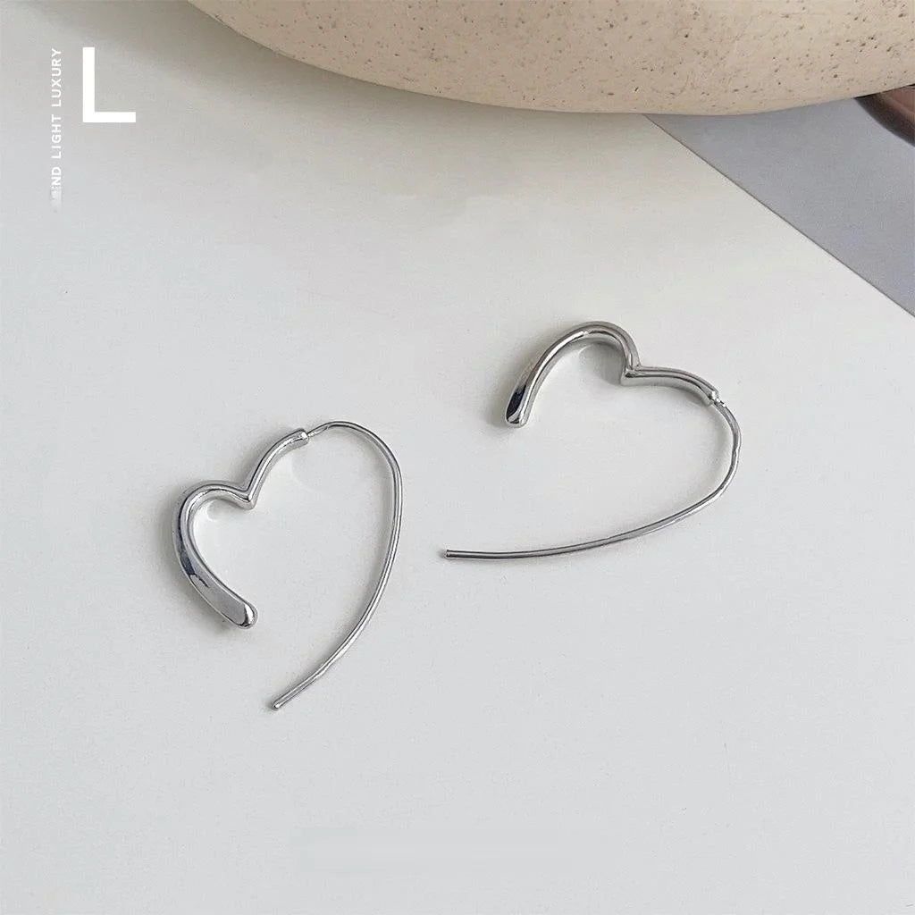 Minimalist Silver Smooth Copper Hollow Heart Hoop Earrings For Women Commuter Fashion Jewelry