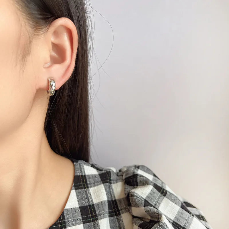 Elegant Silver Alloy Quilted Huggie Hoop Stud & Clip On No Piercing Minimalist Ear Cuff Earrings