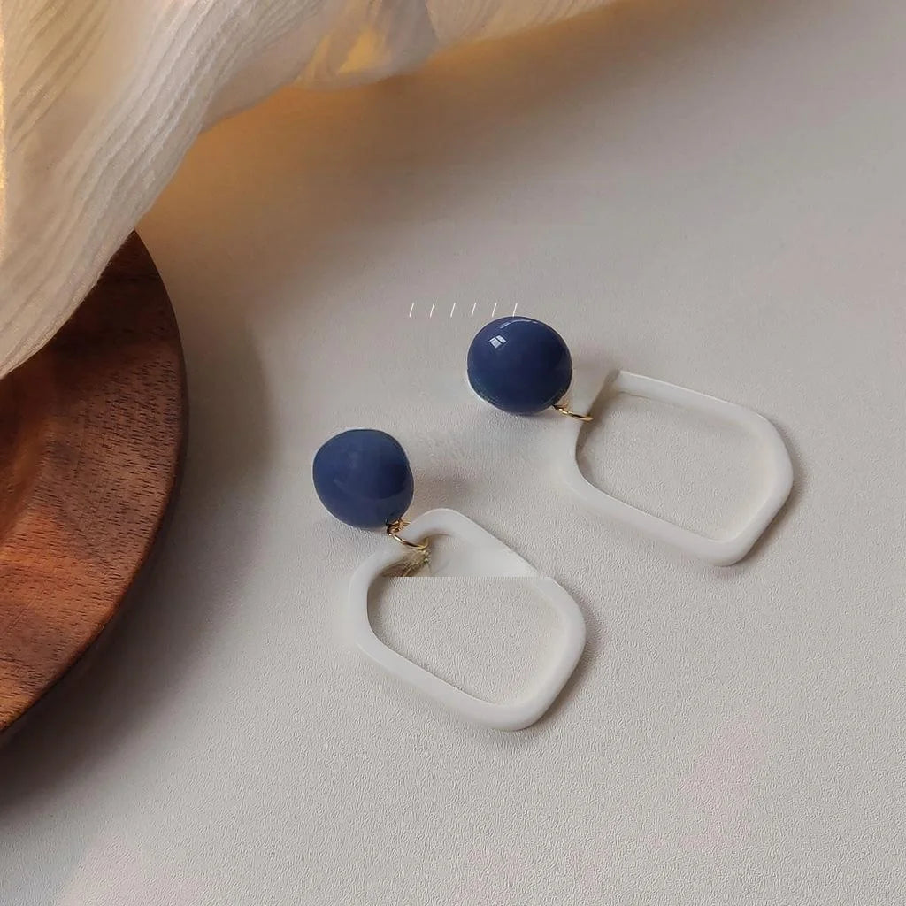 Sweet Korean Style White Acrylic Geometric Hollow Ring Line Stud Earrings With Silver Plated Posts