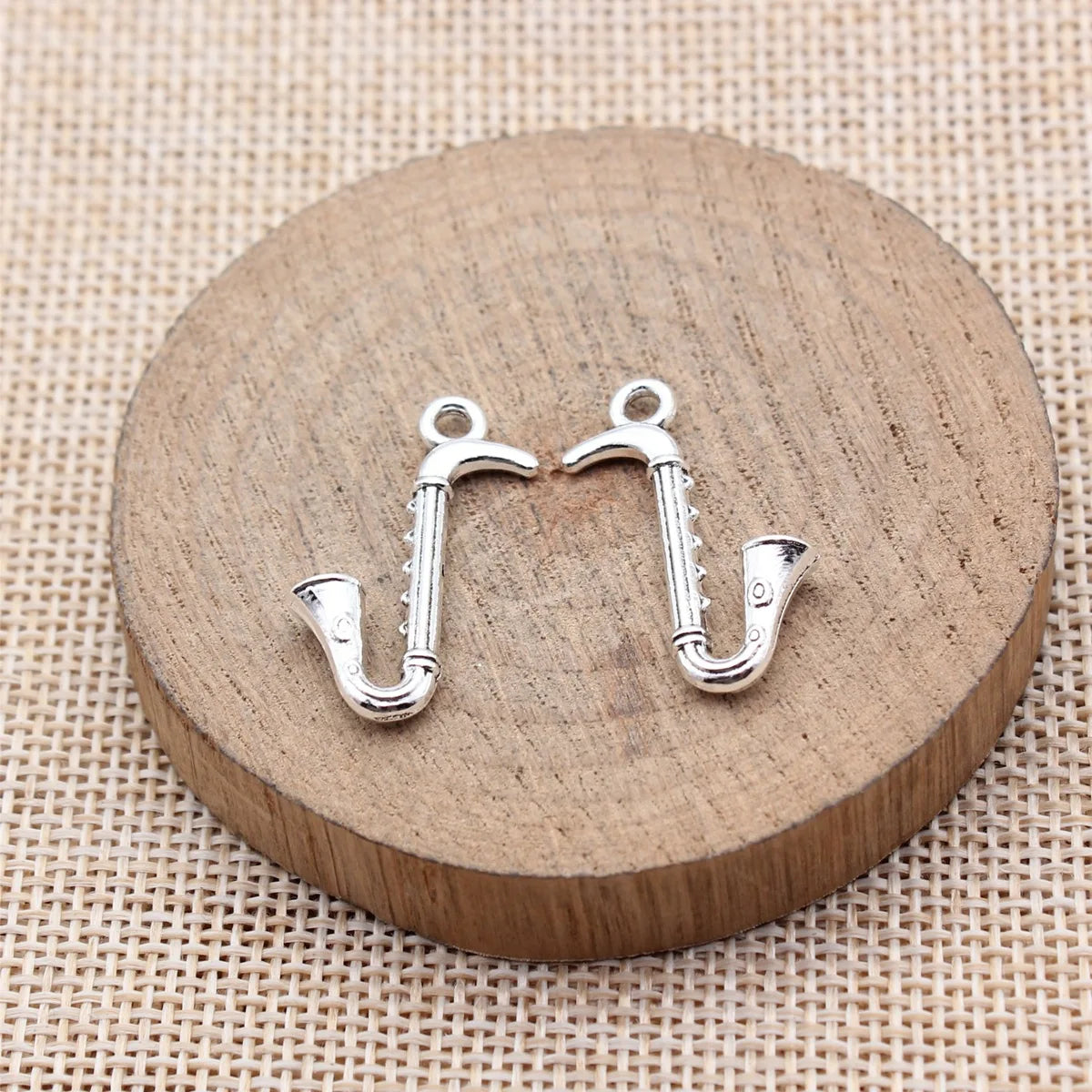 27x17mm 1.35g Multicolor Zinc Alloy Saxophone Charm Pendant for DIY Music Theme Jewelry Making