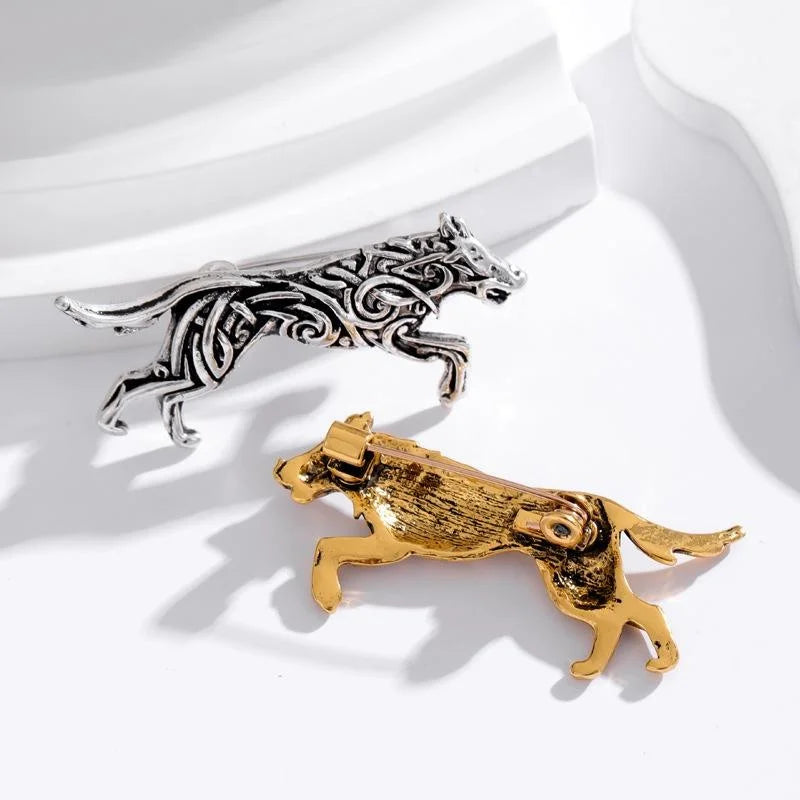 Vintage Running Wolf Brooch Antique Gold Alloy Animal Lapel Pin For Suit Jacket Accessory Gift