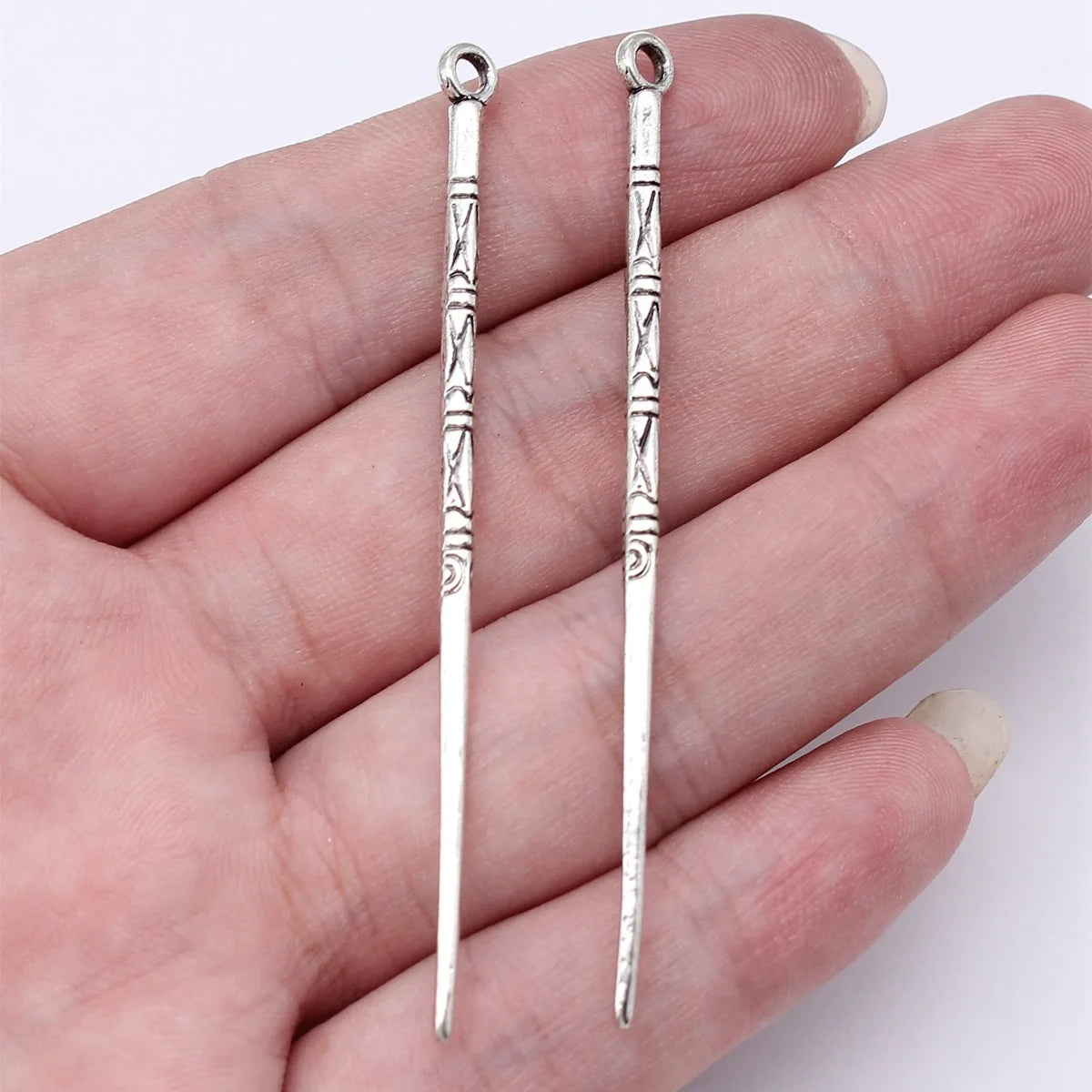 67mm 1.6g Antique Silver Zinc Alloy Pointed Cone Charm Pendant for DIY Gothic Necklace Making