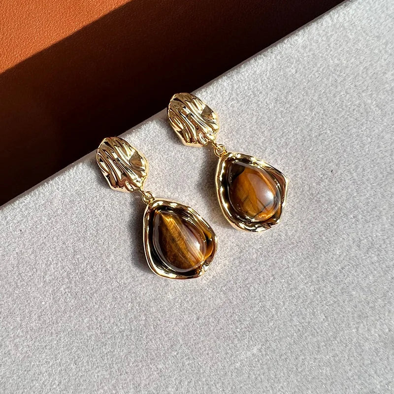 Vintage Gold Tone Alloy Tiger Eye Teardrop Dangle Stud & Clip On No Piercing Women's Earrings