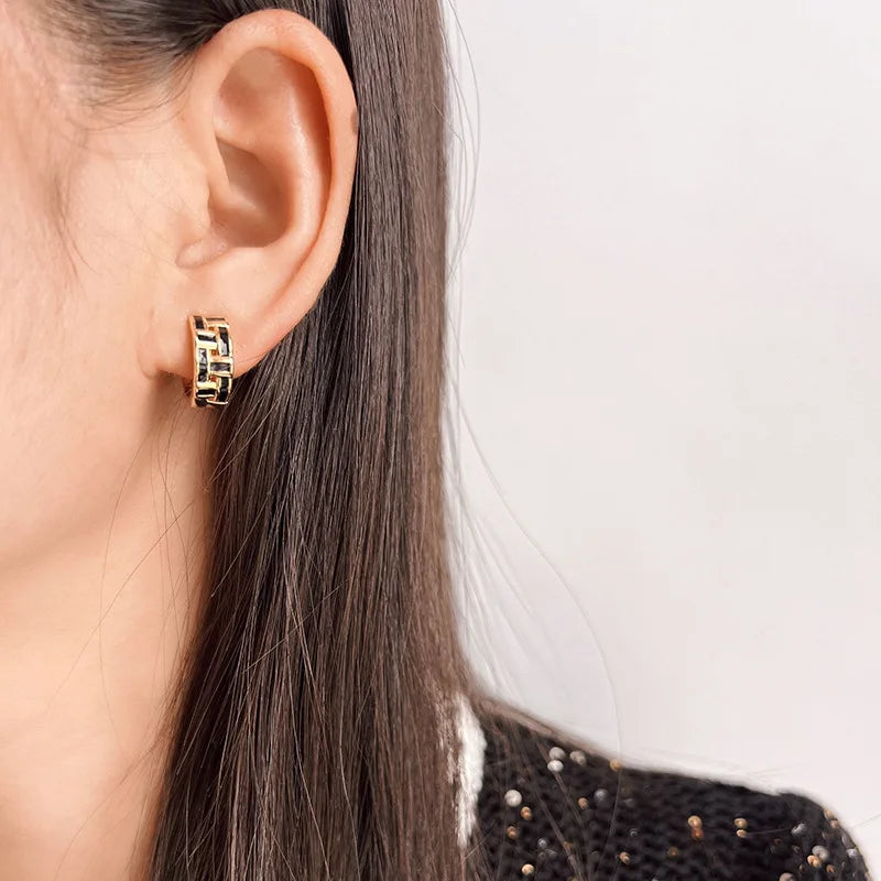 Luxury Vintage Black Enamel Checkerboard C Shape Hoop Alloy Stud & Clip On No Piercing Earrings