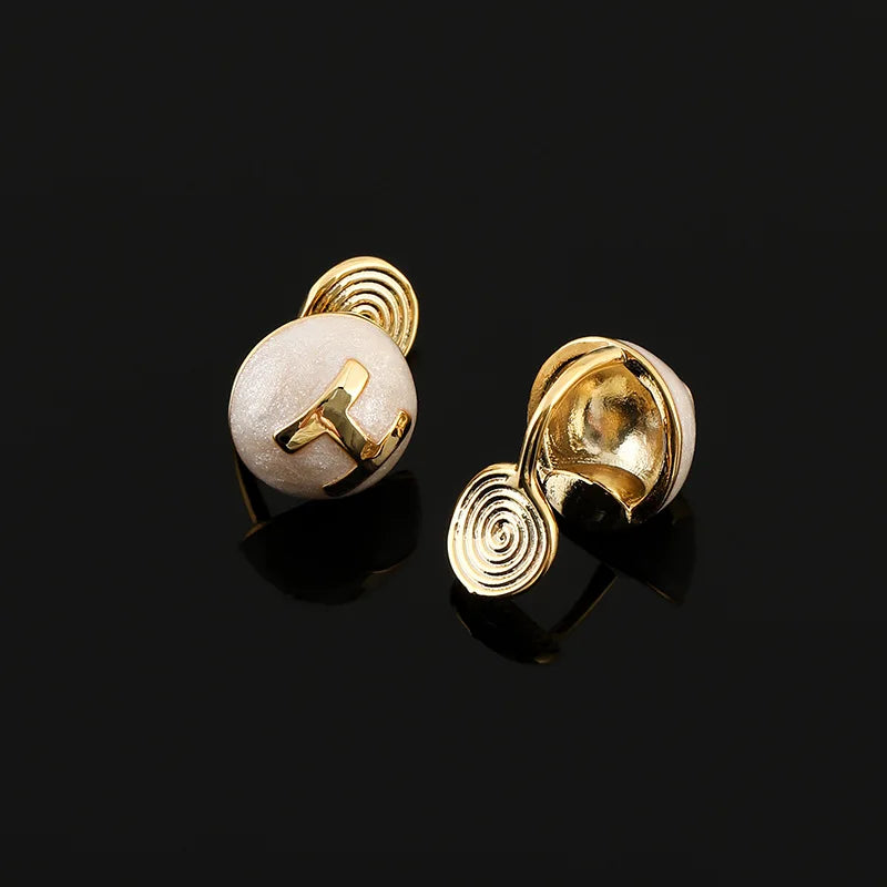 Elegant White Enamel Round Letter H Alloy Stud & Clip On No Piercing Women's Fashion Earrings