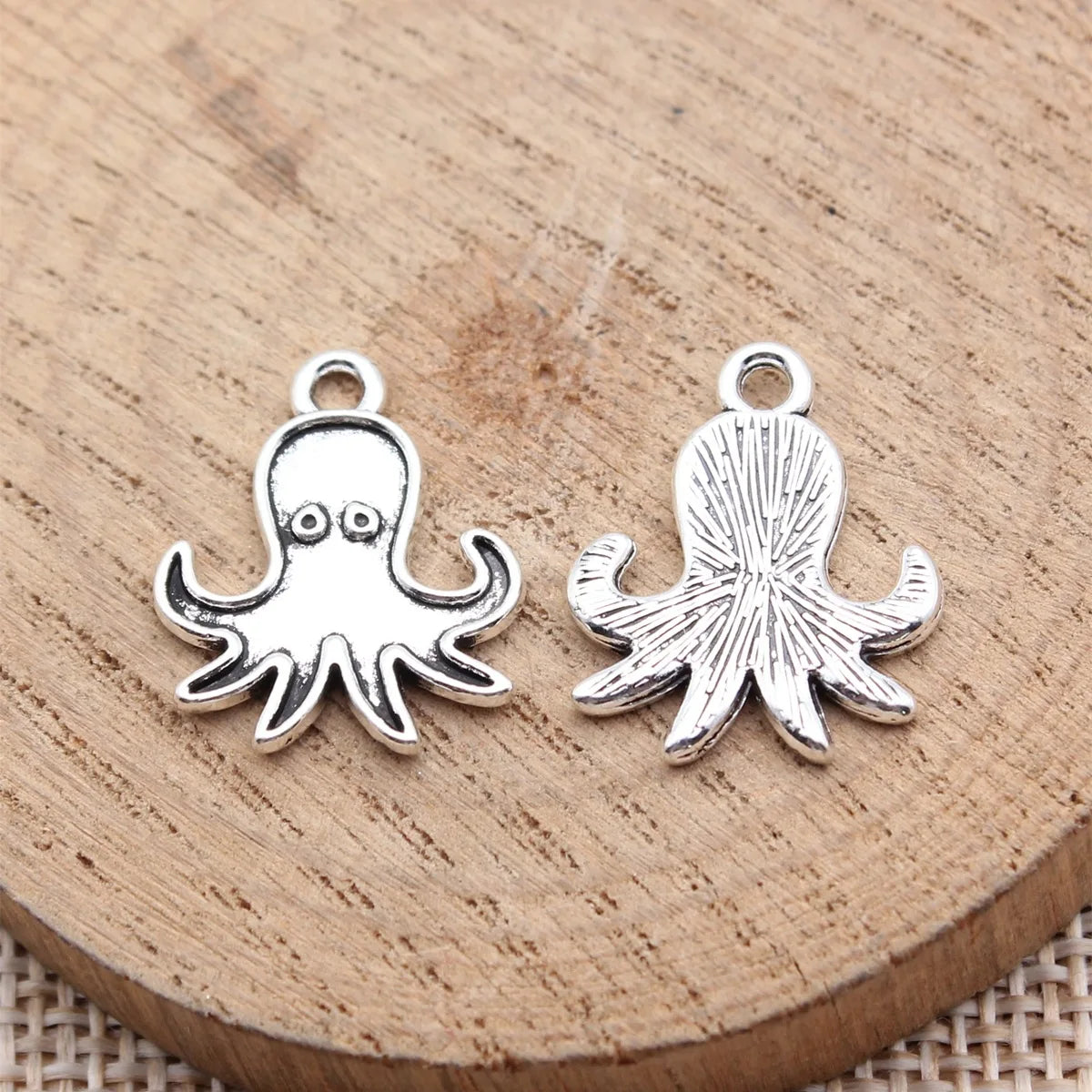 20x16mm 1.25g Antique Silver Zinc Alloy Octopus Fish Charm Pendant for Necklace Bracelet DIY Jewelry
