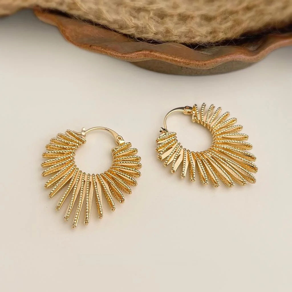 Retro Hong Kong Style Eco-Friendly Copper Geometric Line Hollow 3D Drop Earrings For Street Shoot Runway