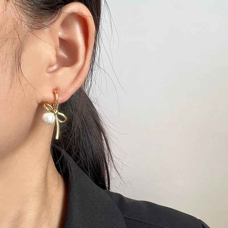 Elegant Gold Alloy Bowknot Pearl Spiral Stud & Clip On No Piercing Lightweight Luxury Drop Earrings