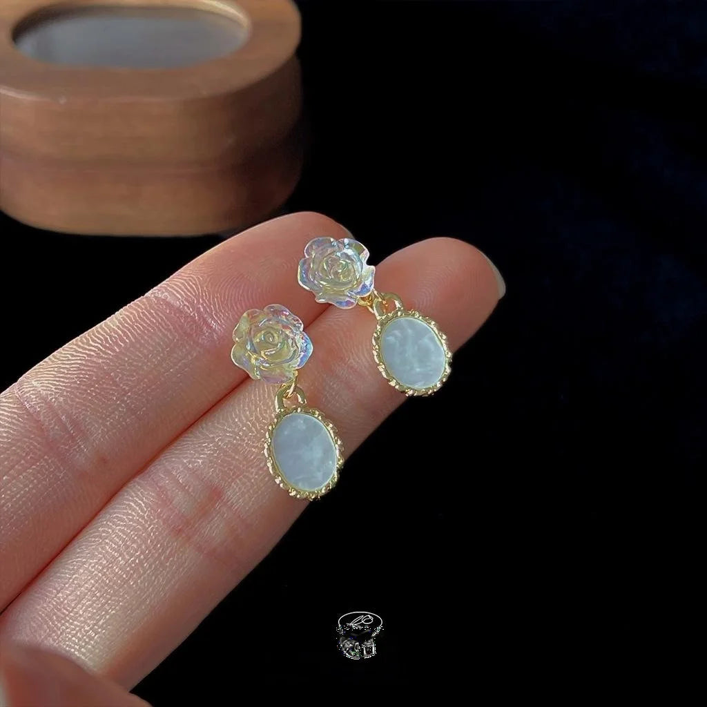 French Vintage Resin Rose Flower Stud Earrings Elegant Court Style Geometric Floral Jewelry