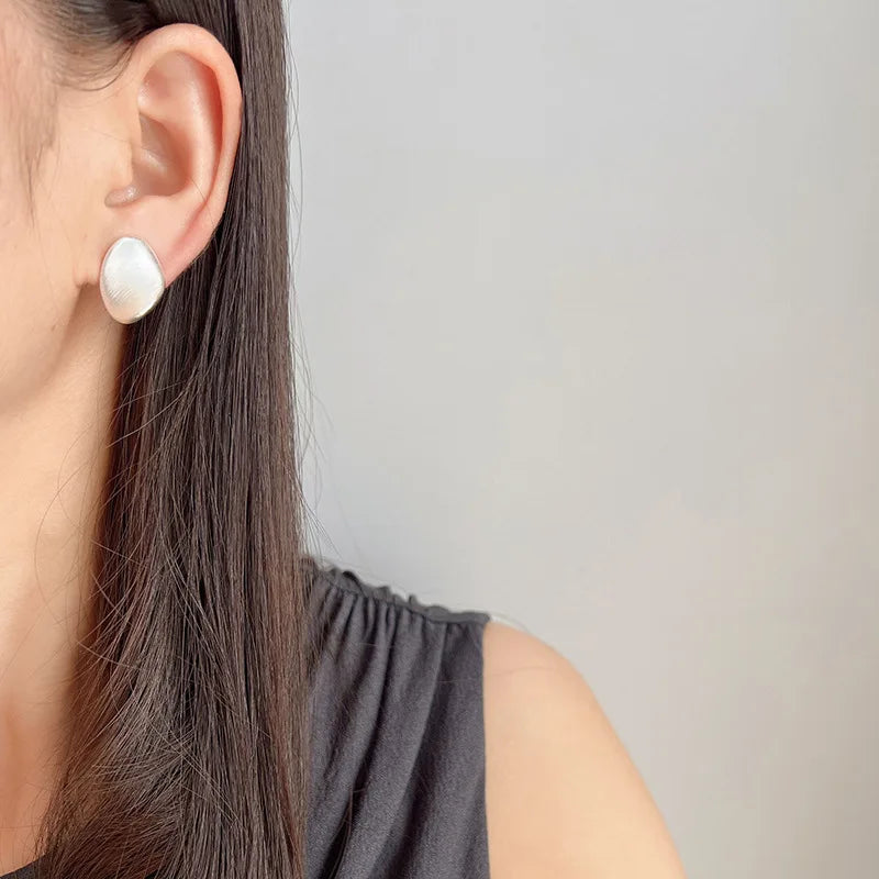 Elegant Brushed Alloy Irregular Oval Metal Stud & Clip On No Piercing Minimalist Commuter Earrings