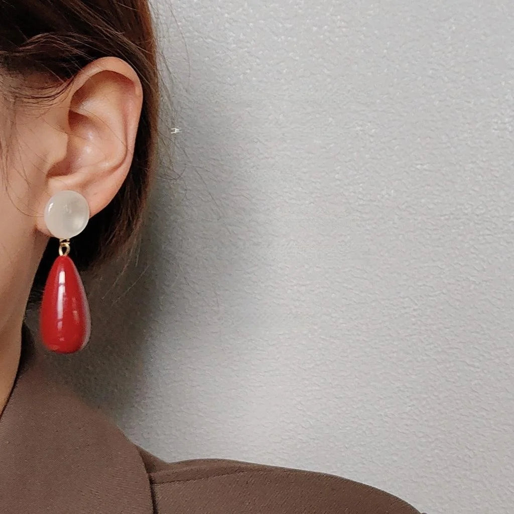 Vintage Hong Kong Style Burgundy Resin Water Drop Stud Earrings With Silver Plated Pins
