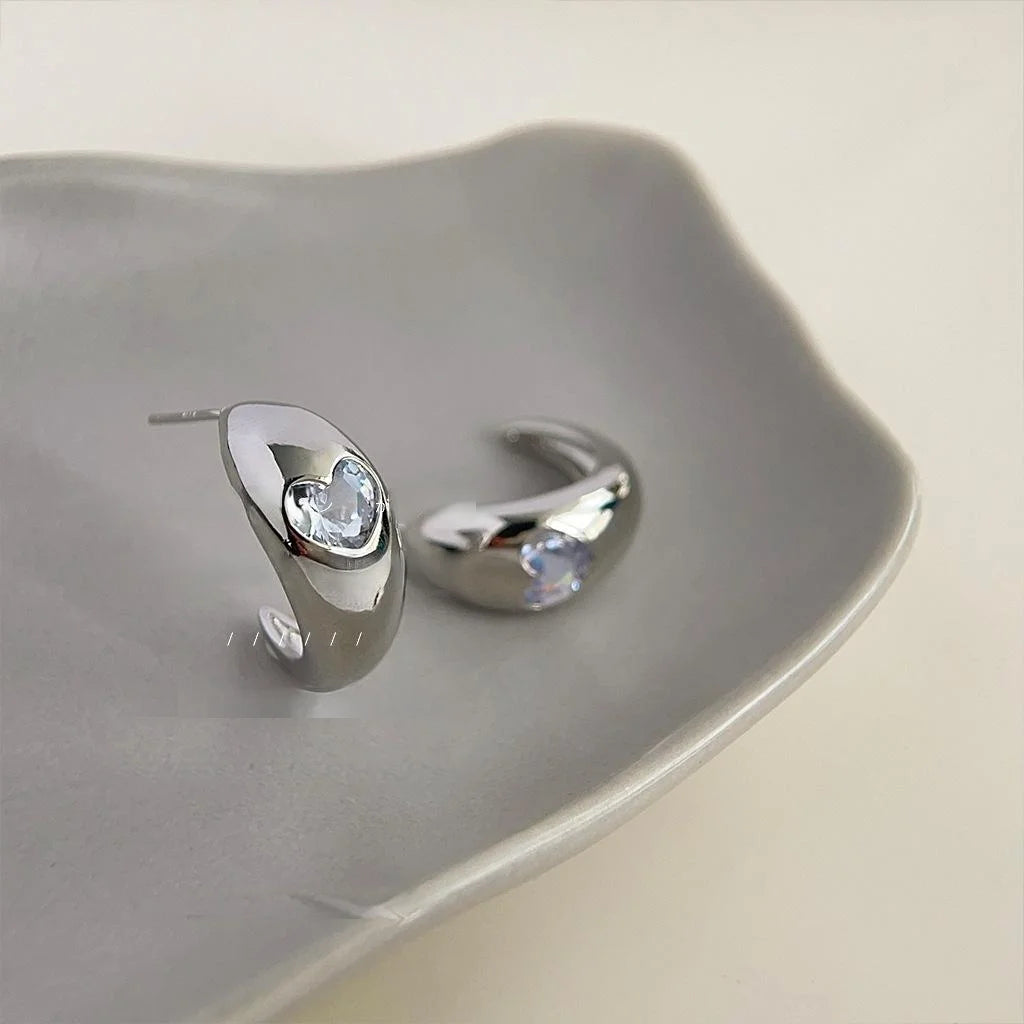 Niche Curved Heart C-Shaped Copper Hoop Earrings With Micro Pave Zircon Minimalist Style