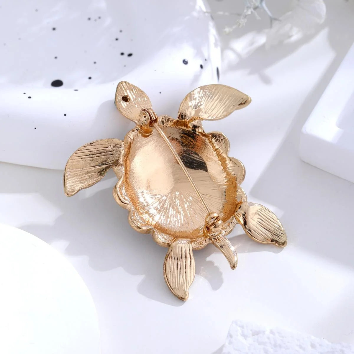 Vintage Black Enamel Heart Sea Turtle Alloy Brooch, Elegant Gold Tone Lapel Pin Suit Accessory Gift