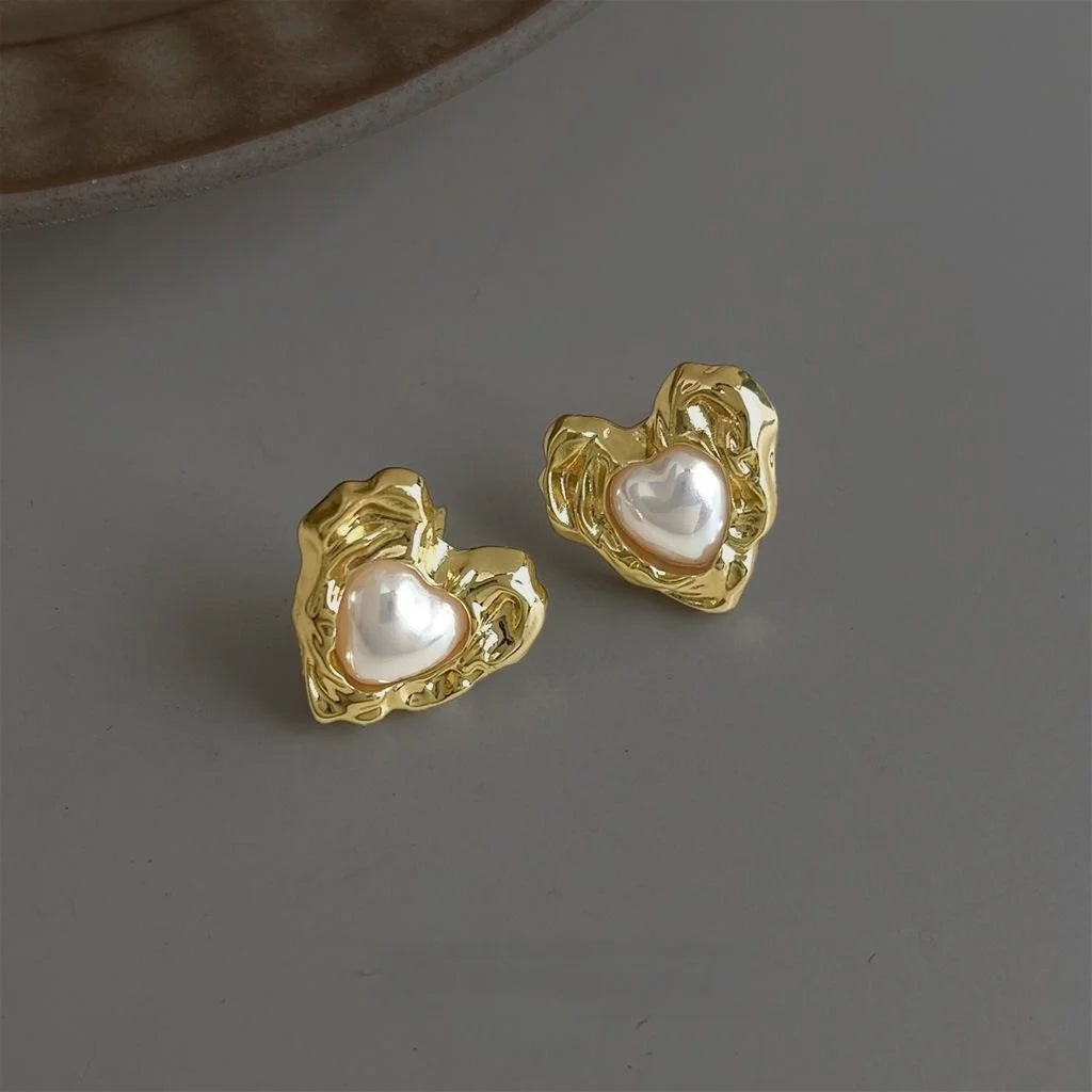 French Vintage Irregular Heart Pearl Stud Earrings Copper Wrinkled Metal Statement Jewelry