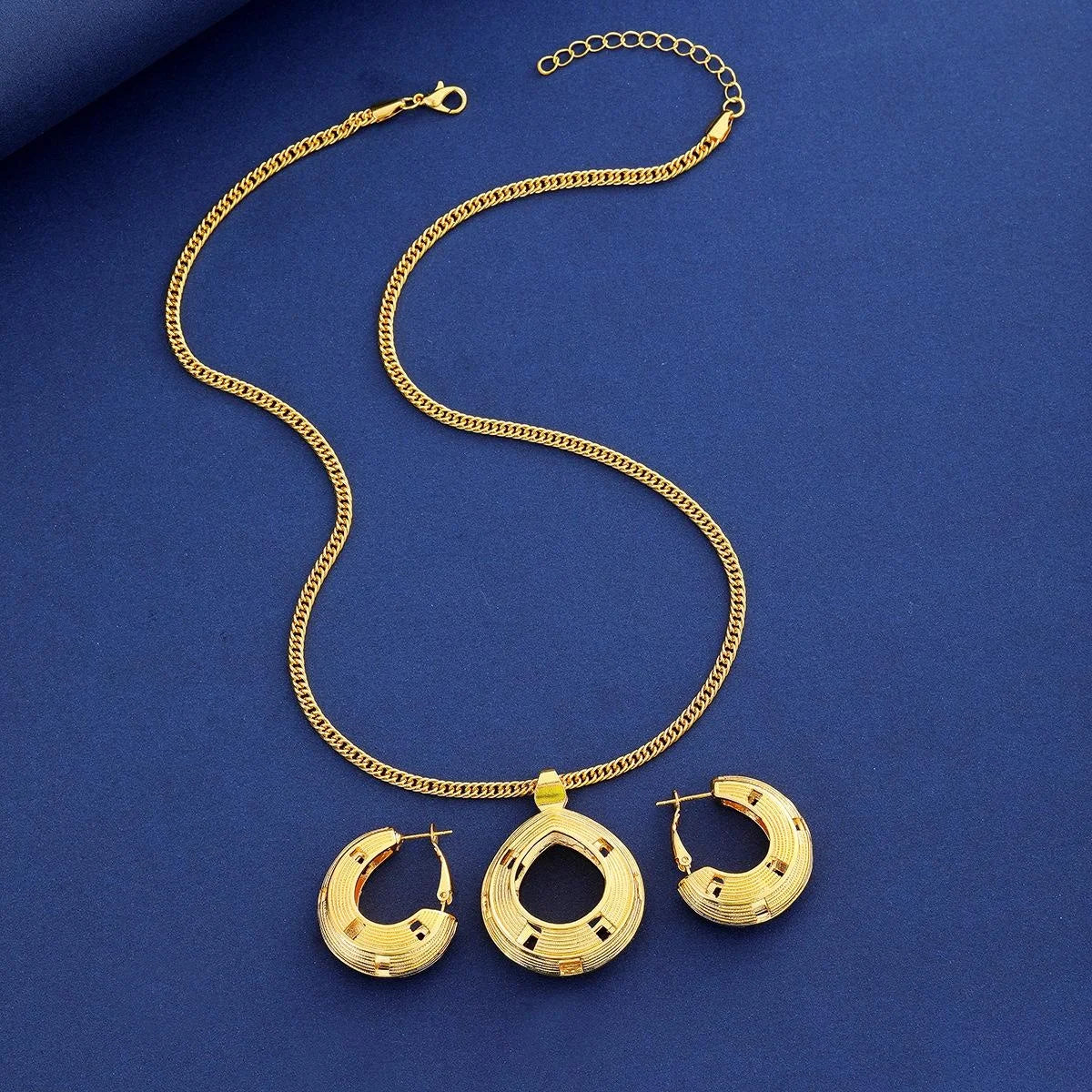 24K Gold Plated Alloy Geometric Pendant Necklace And Hoop Earrings Jewelry Set Luxury Wedding Party Jewelry Gift