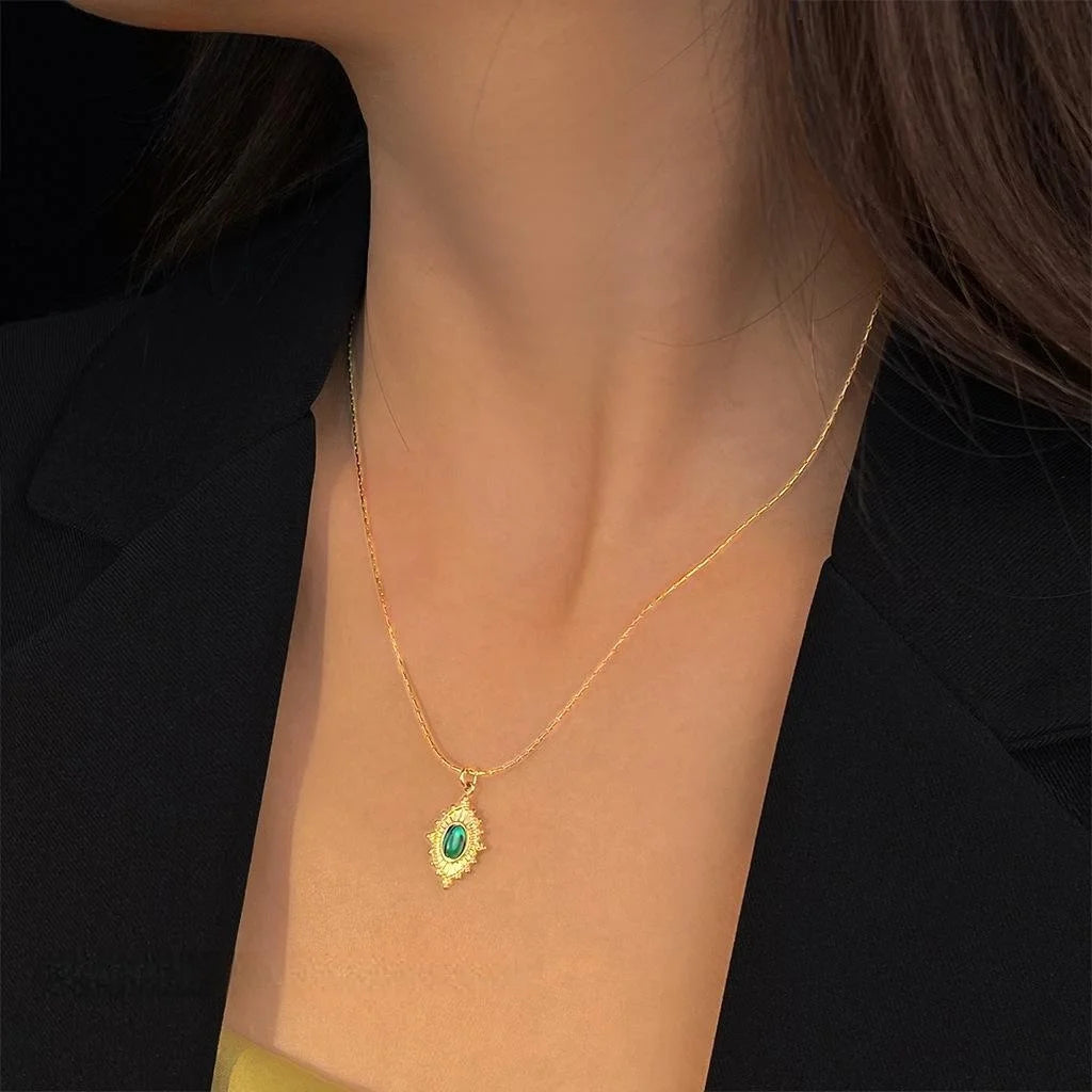 Vintage 18K Gold Plated 304 Stainless Steel Synthetic Malachite Heart Choker Necklace
