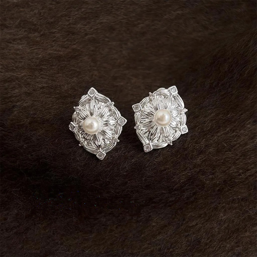 Luxury Daisy Flower Stud Earrings Copper Micro Paved Zircon Pearl Petal Jewelry
