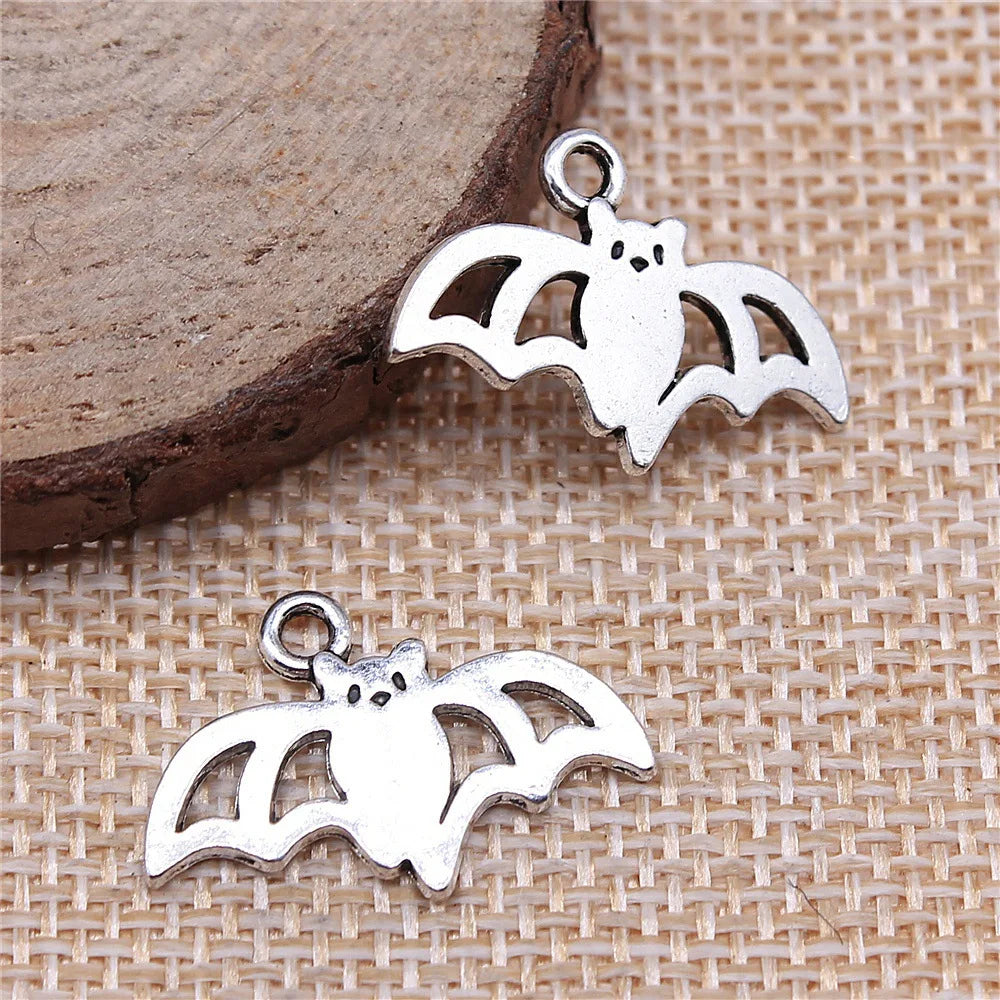 16x24mm 1.2g Antique Silver Zinc Alloy Bat Charm Pendant for Halloween Bracelet Necklace DIY