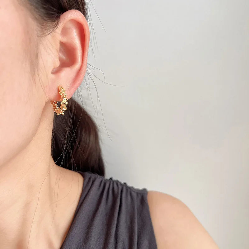 Luxury Rippled Gold Alloy Hoop Stud & Clip On No Piercing Commuter Minimal Metal Circle Earrings