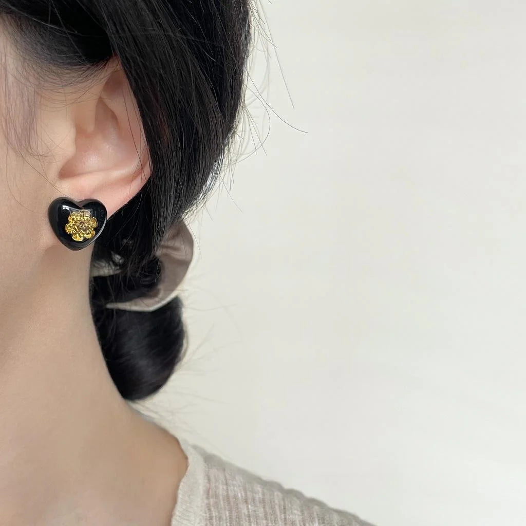 Designer Black Resin Heart Stud Earrings, Minimalist Style Commuter Jewelry