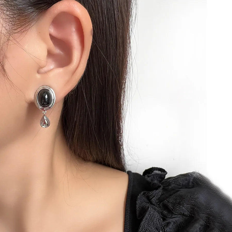 Vintage Oval Black Cabochon Alloy Teardrop Dangle Stud & Clip On No Piercing Women's Earrings