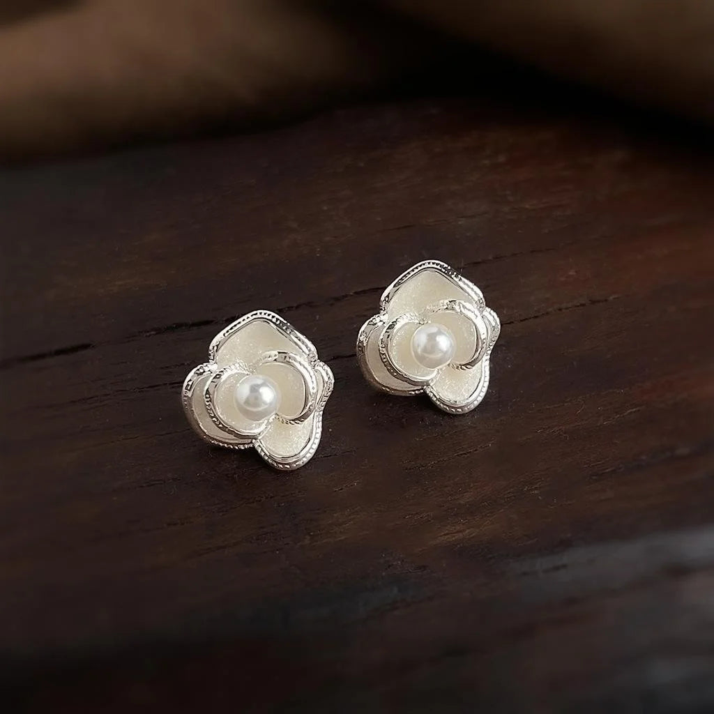 Designer 3D Flower Copper Stud Earrings With Silver Plated Pins Sweet Elegant Jewelry For Women