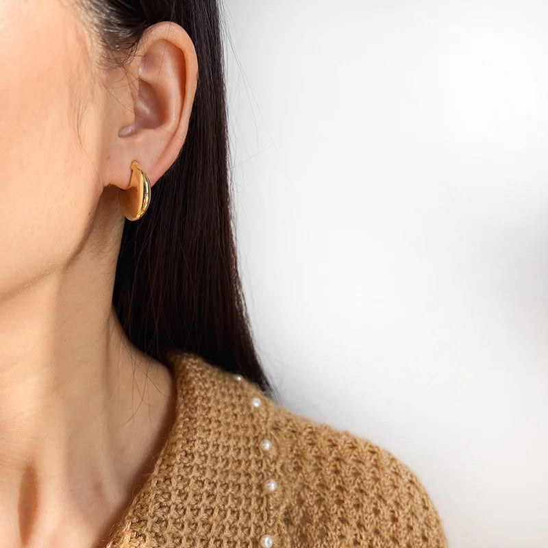 Elegant Gold Alloy Flat Round Spiral Disc Stud & Clip On No Piercing Statement Fashion Earrings