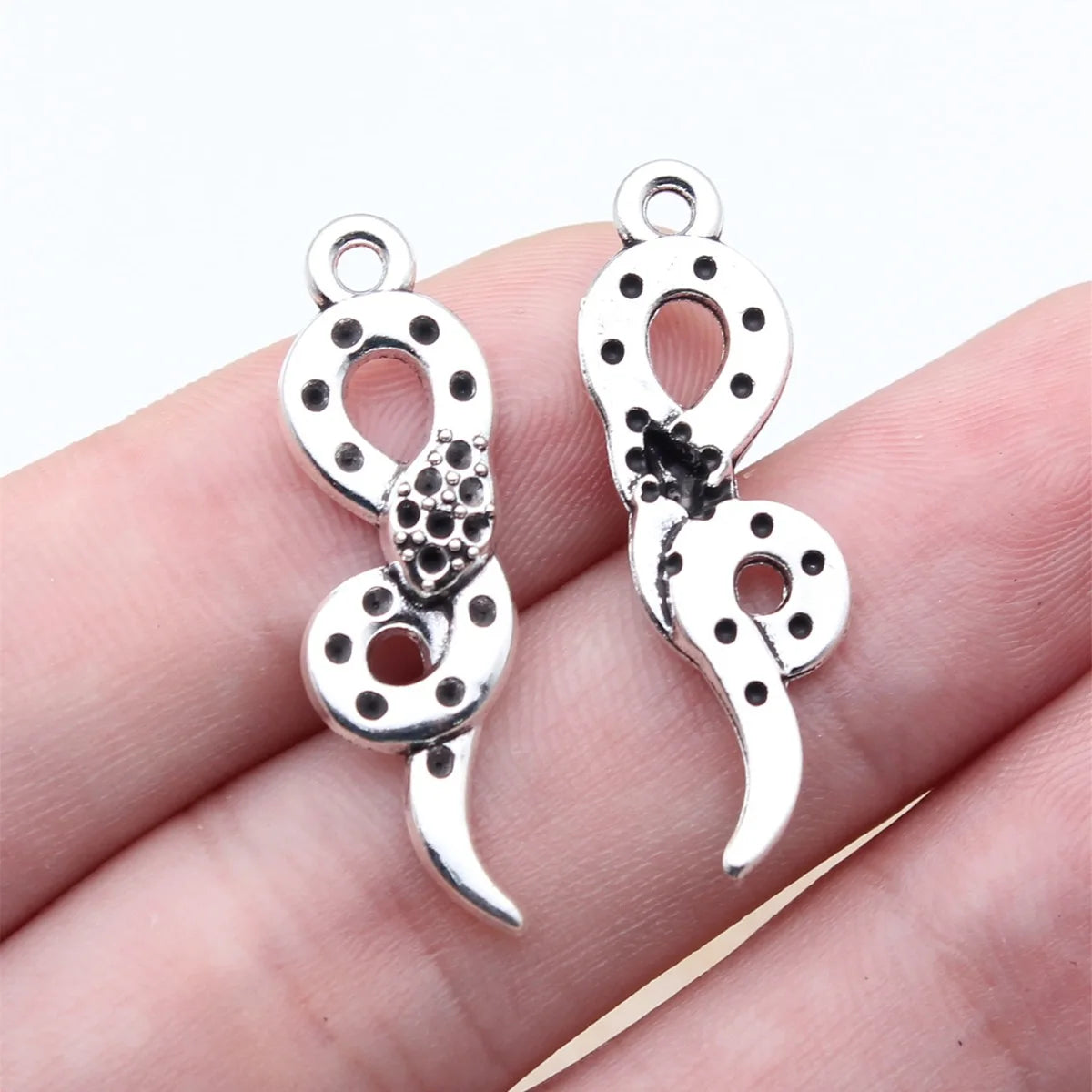 31x9mm 1.6g Antique Silver Zinc Alloy Snake Charm Pendant for Bracelet Necklace DIY Jewelry