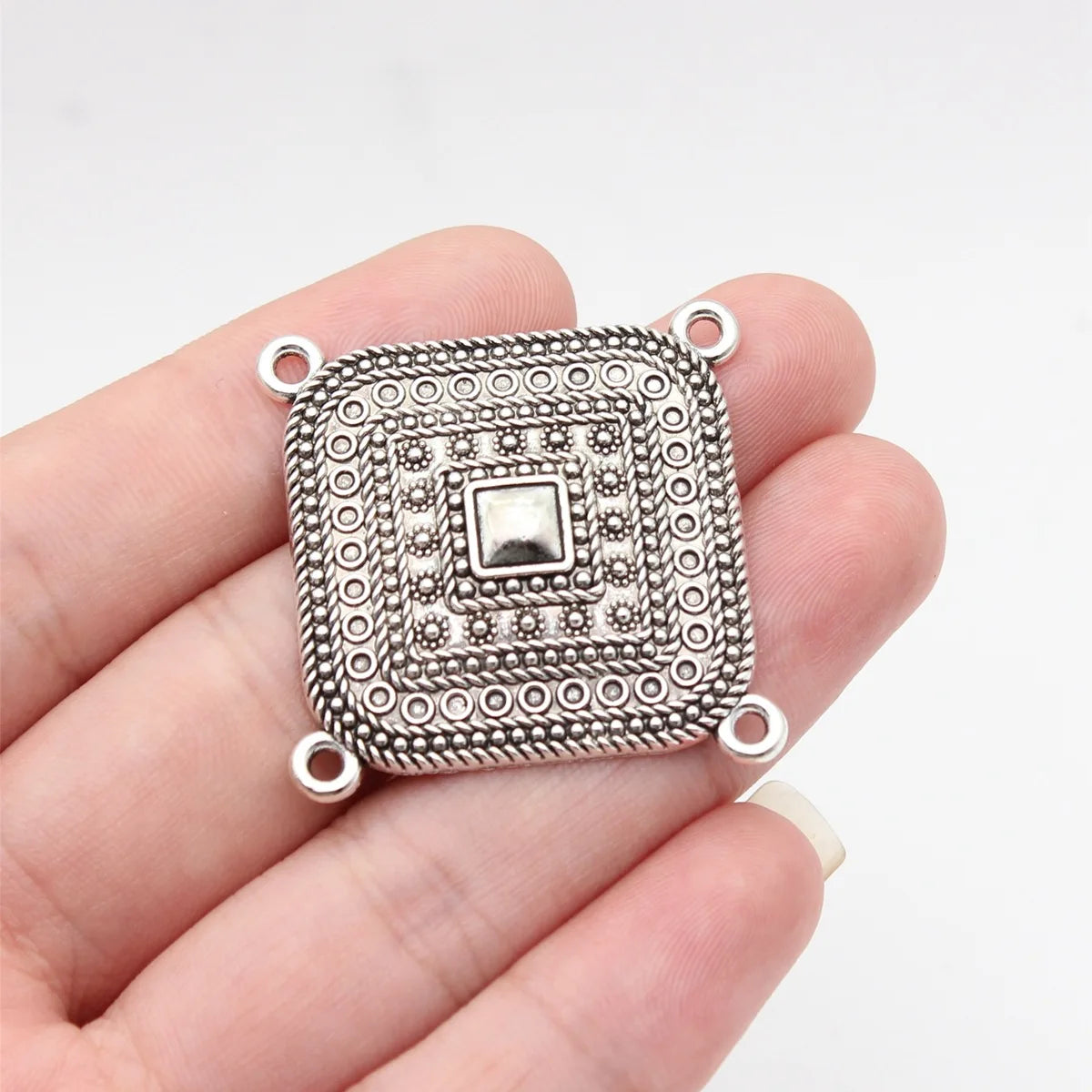 33x33mm 4.8g Antique Silver Tone Zinc Alloy 4-Hole Connector Charm for Body Chain Waist Chain DIY