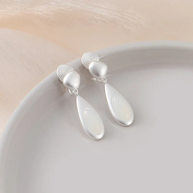 Elegant Matte Silver Alloy Spiral Disc Teardrop Dangle Stud & Clip On No Piercing Earrings