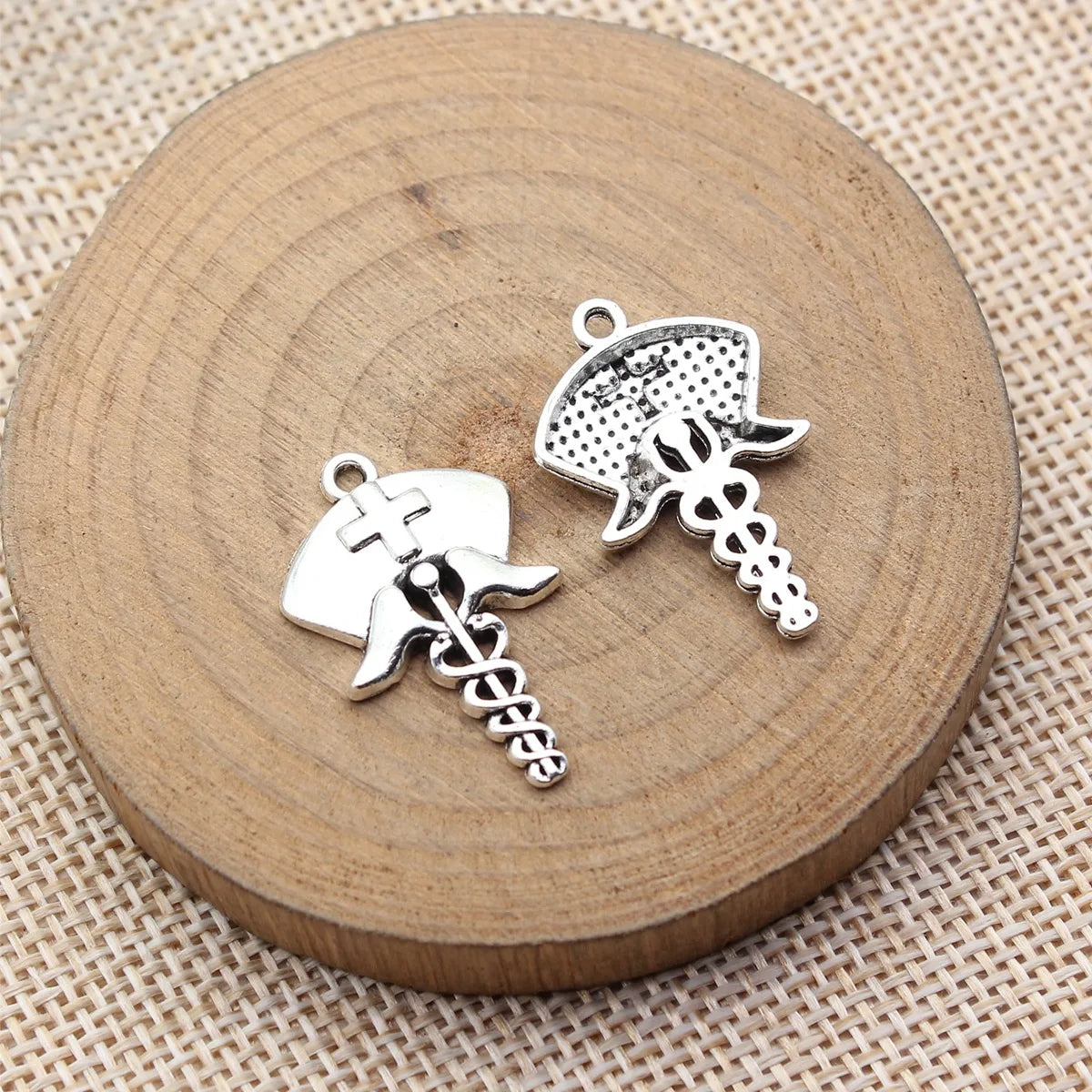 25x16mm 1.5g Antique Silver Zinc Alloy Nurse Hat Caduceus Nurse Cap Charm Pendant for Medical Jewelry