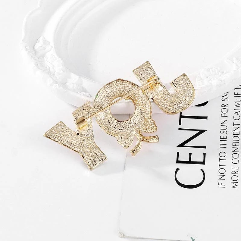 Elegant Christmas JOY Letter Enamel Rhinestone Alloy Bow Wreath Brooch Lapel Pin For Suit Accessory Gift