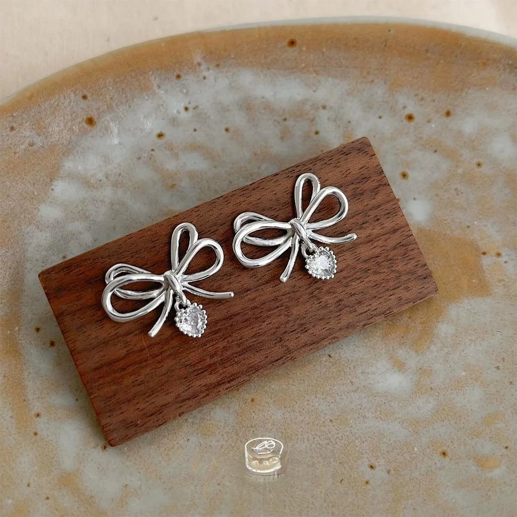 Sweet Cool Micro Pave Zircon Bow Heart Copper Stud Earrings For Women