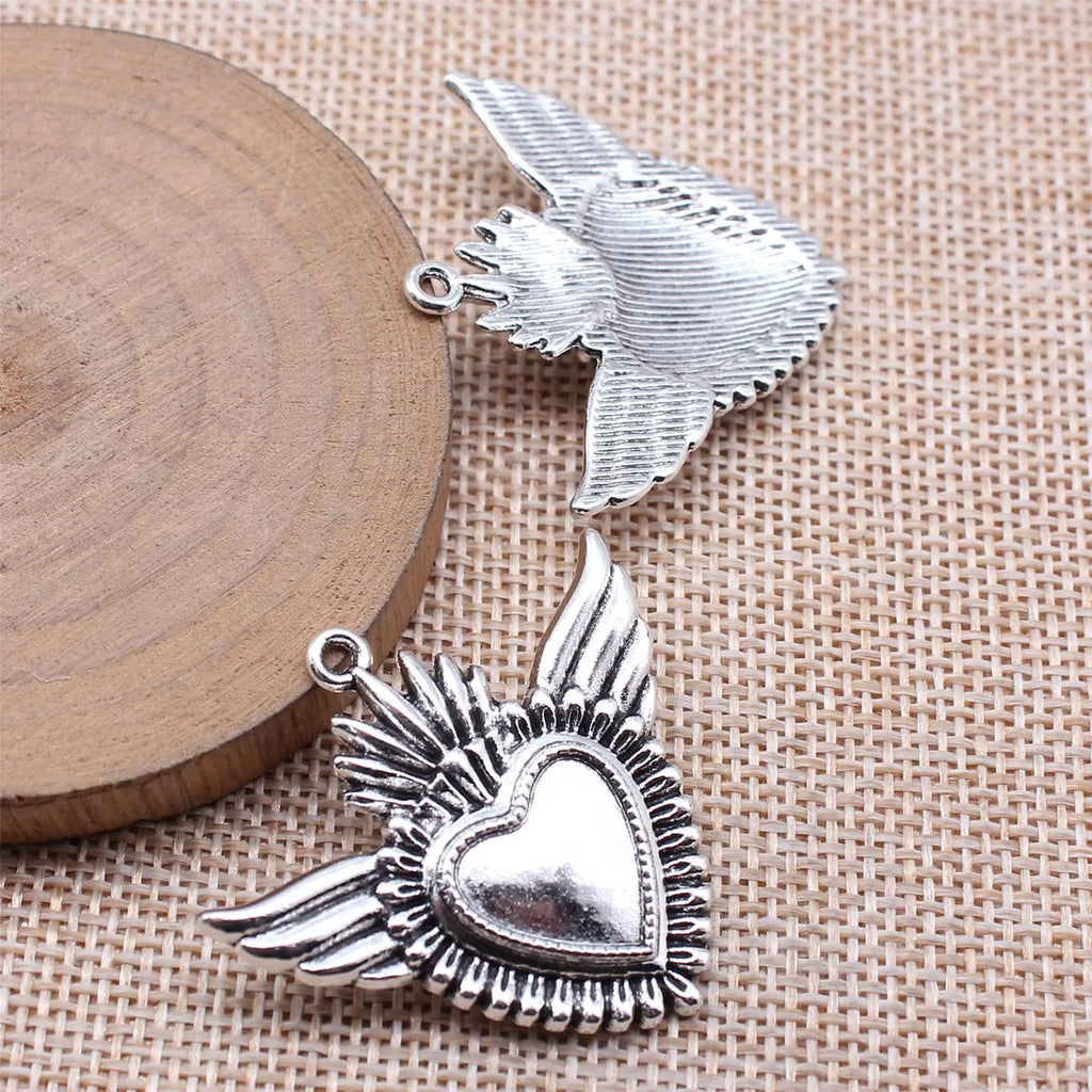 36x40mm 7.3g Antique Silver Zinc Alloy Gothic Winged Heart Wing Charm Pendant for DIY Jewelry Making