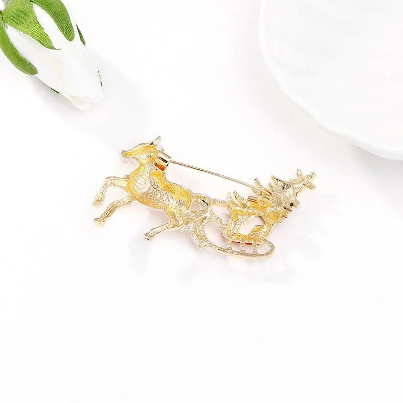 Elegant Enamel White Horse Sleigh Christmas Tree Rhinestone Brooch, Festive Lapel Pin Gift