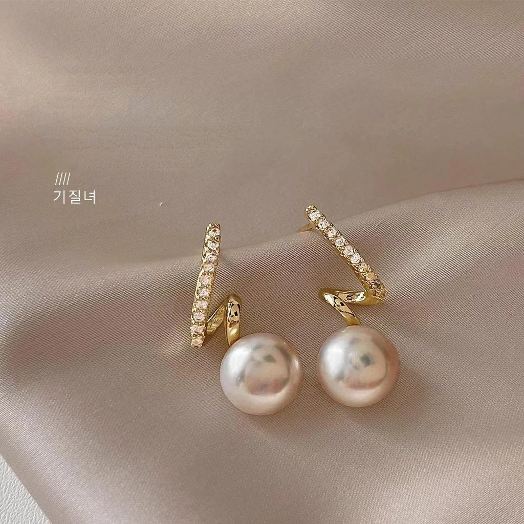Luxury 14K Gold Plated Geometric Twisted Freshwater Pearl Zircon Stud Earrings