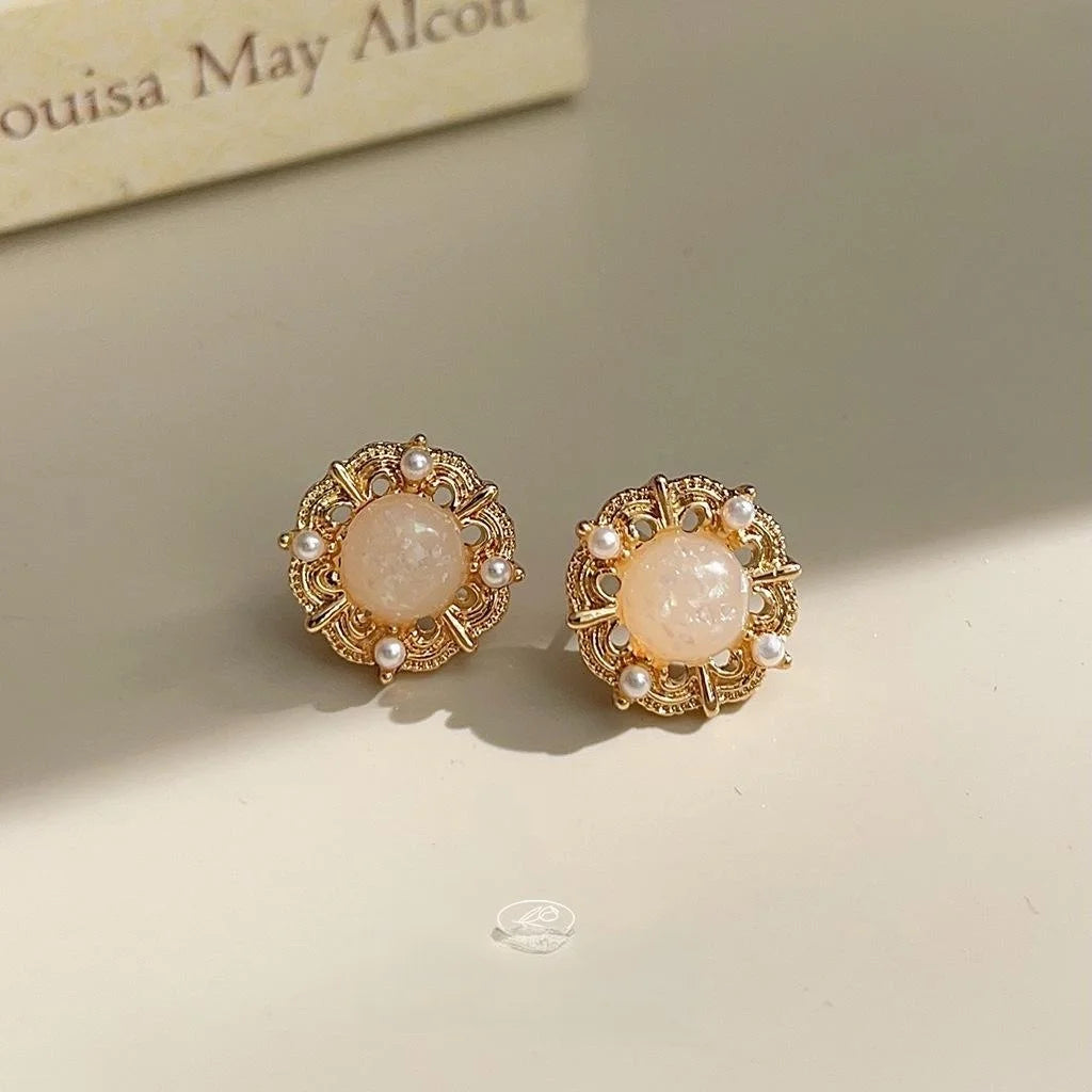 Light Luxury Vintage Silver Plated Alloy Geometric Round Line Stud Earrings for Women