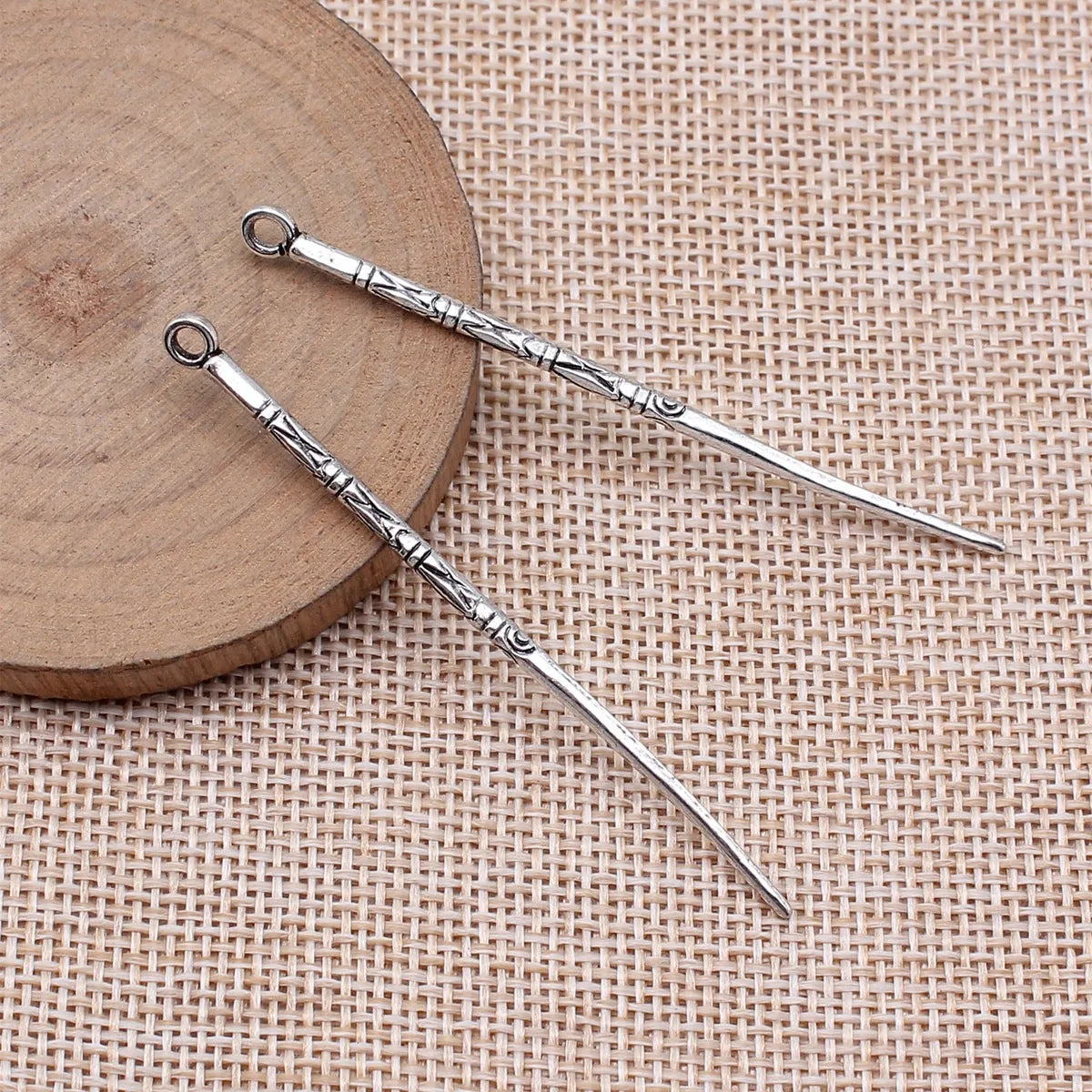 67mm 1.6g Antique Silver Zinc Alloy Pointed Cone Charm Pendant for DIY Gothic Necklace Making