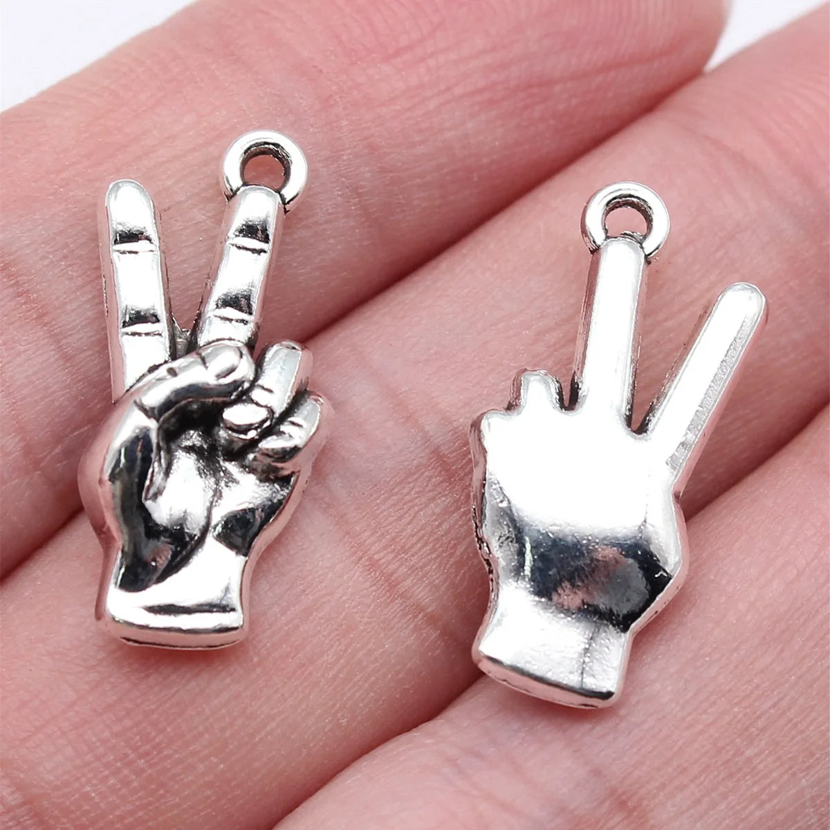 11x24mm 2.9g Antique Silver Zinc Alloy Yeah Hand Gesture charm pendant for DIY jewelry accessories