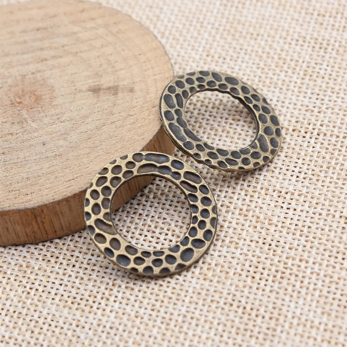 27x27mm 3.2g Multi Color Zinc Alloy Hammered Round Ring Connector Charm for DIY Jewelry Making