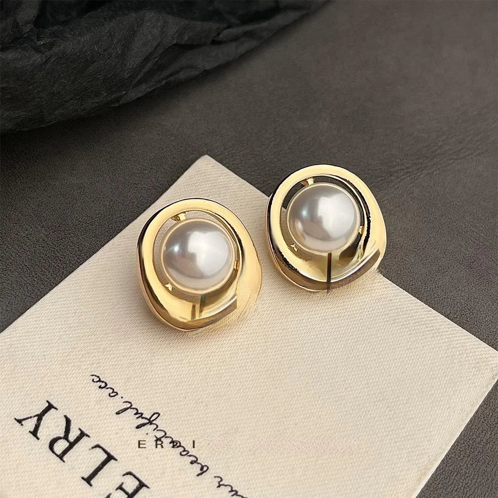 14K Gold Plated Metal Oval Letter Geometric Stud Earrings Minimalist Commuter Jewelry