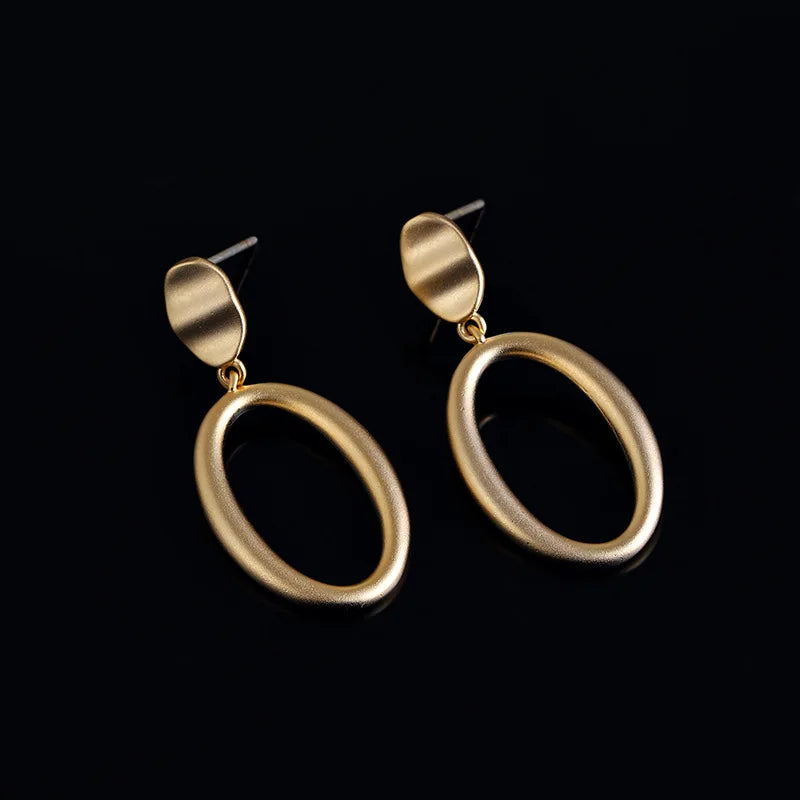 Elegant Matte Gold Alloy Oval Hoop Drop Stud & Clip On No Piercing Minimalist Women's Fashion Earrings