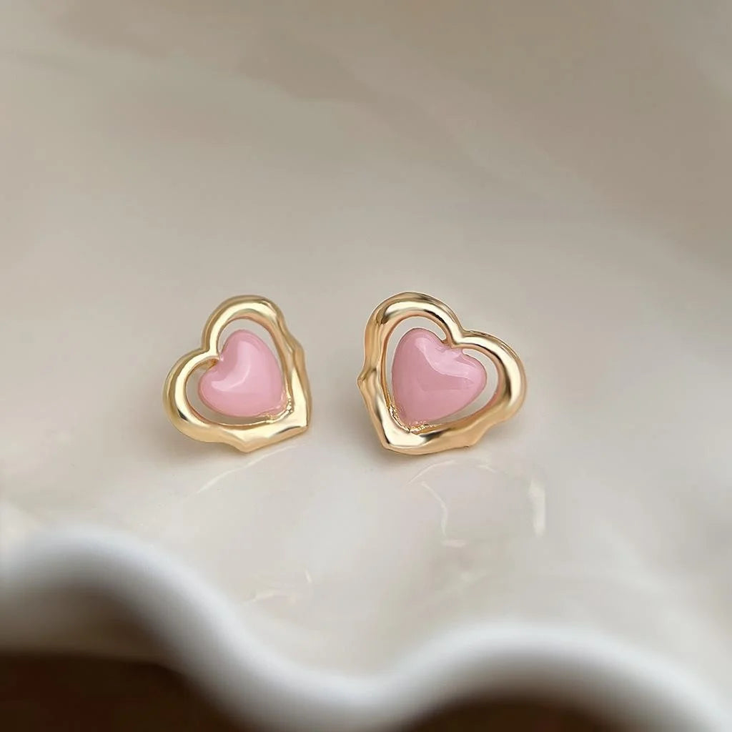 Cream Sweet Heart Enamel Stud Earrings For Women, Handmade Line Design Fashion Commuter Jewelry