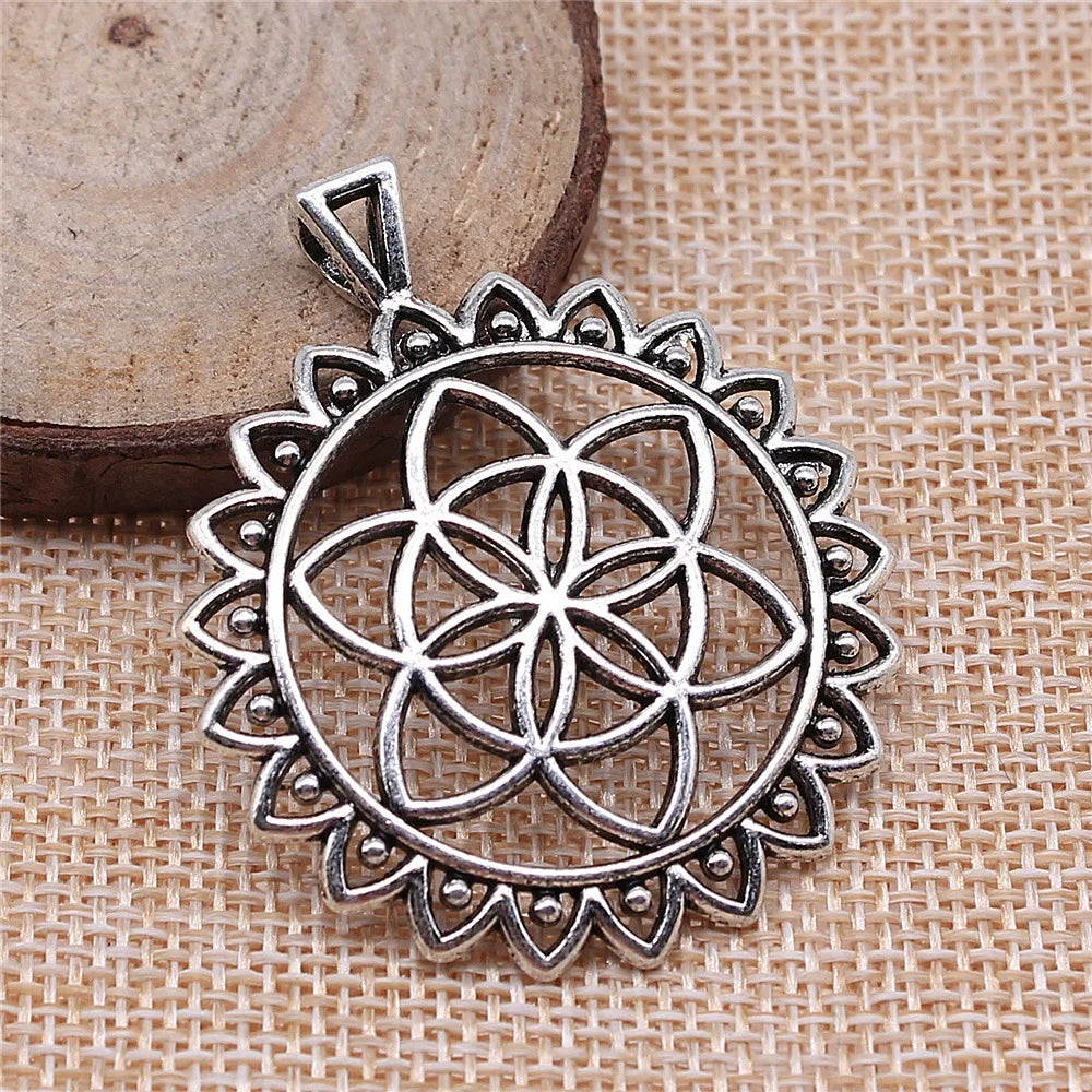 49x41mm 7.5g Antique silver tone zinc alloy hollow Flower charm pendant for DIY necklace earring making
