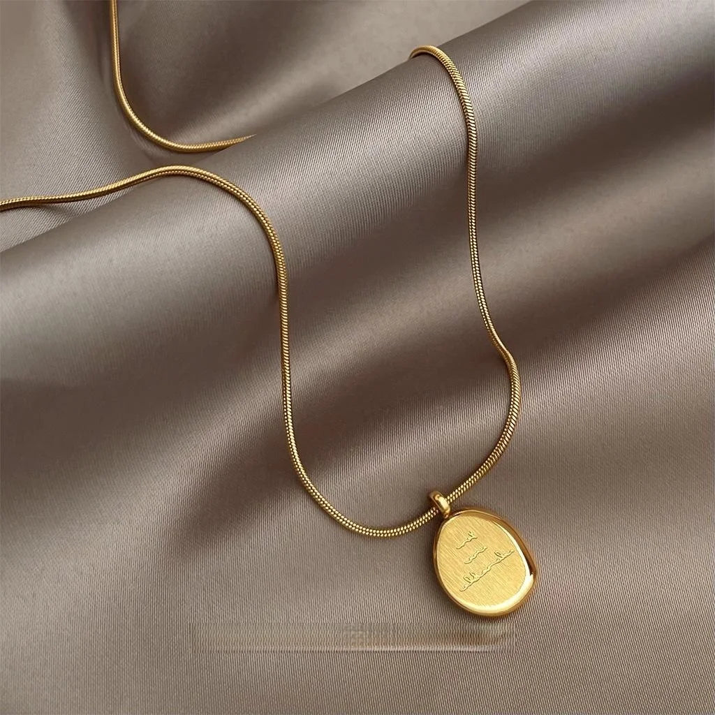 18K Gold Plated 304 Stainless Steel Minimalist Letter Infinity Clavicle Necklace