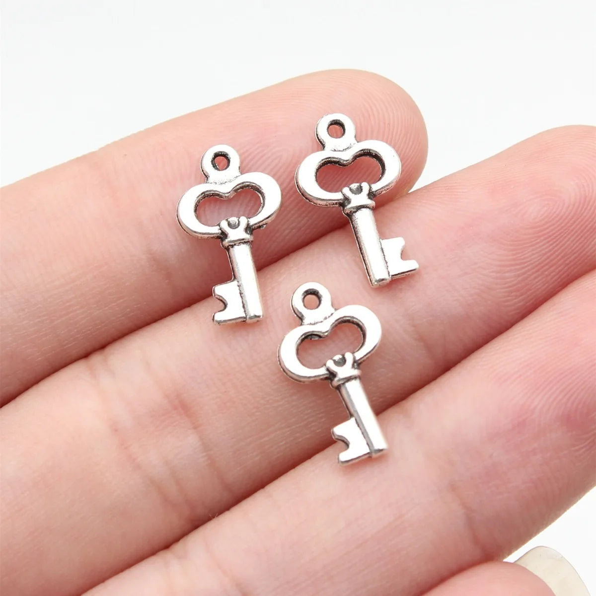 16x9mm 0.46g Multicolor Zinc Alloy Small Key Charm Pendant for Necklace Bracelet Jewelry Making